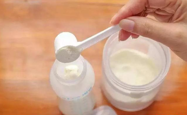 冲泡婴儿羊奶粉出现挂壁/沉淀的原因及解决办法
