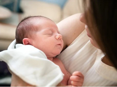 婴幼儿羊奶粉喂养宝宝的注意事项